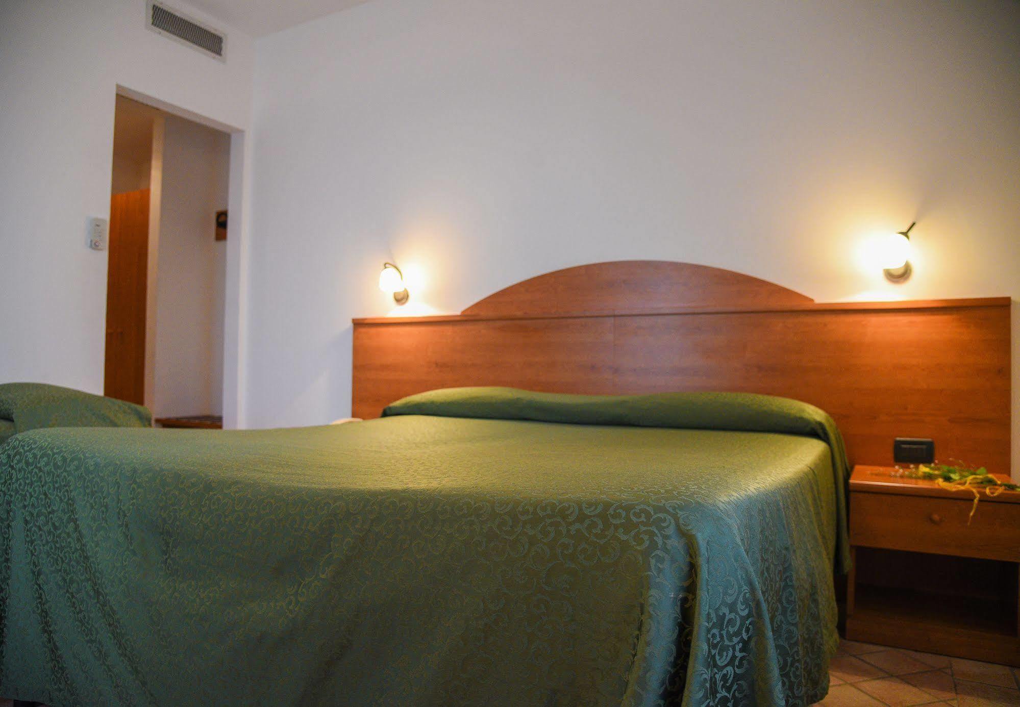 Carlo'S Hotel Castagneto Carducci Eksteriør bilde